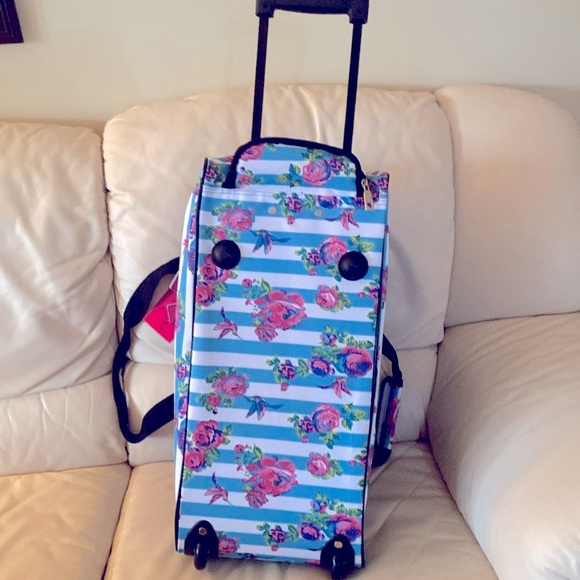 Betsy Johnson Duffel/rolling bag. Brand new with tags priced separately - Picture 5 of 8